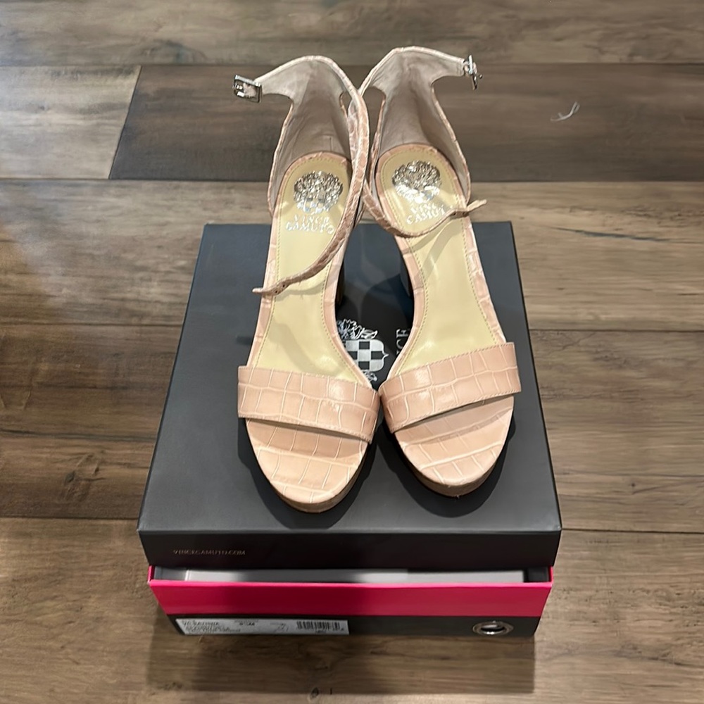 Size 9.5 M Vince Comuto heeled sandals